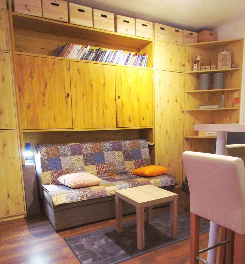 Center Studio Apartment พูลา ภายนอก รูปภาพ