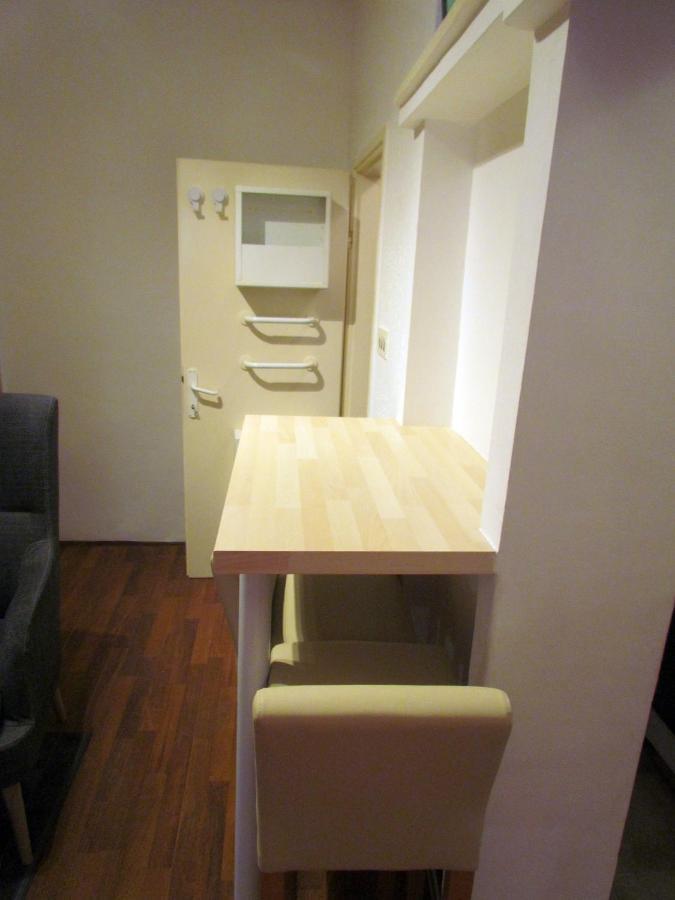 Center Studio Apartment พูลา ภายนอก รูปภาพ