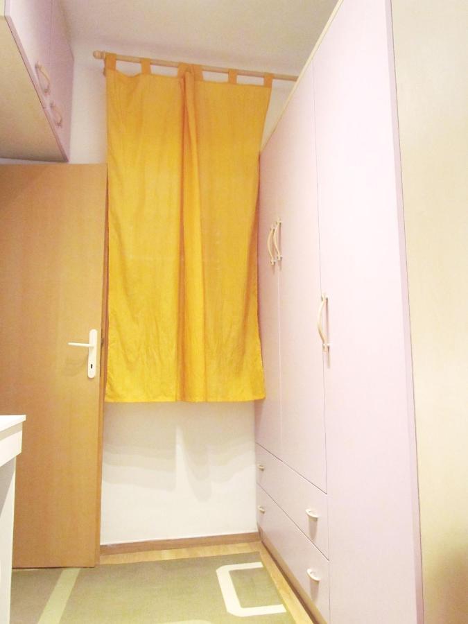 Center Studio Apartment พูลา ภายนอก รูปภาพ
